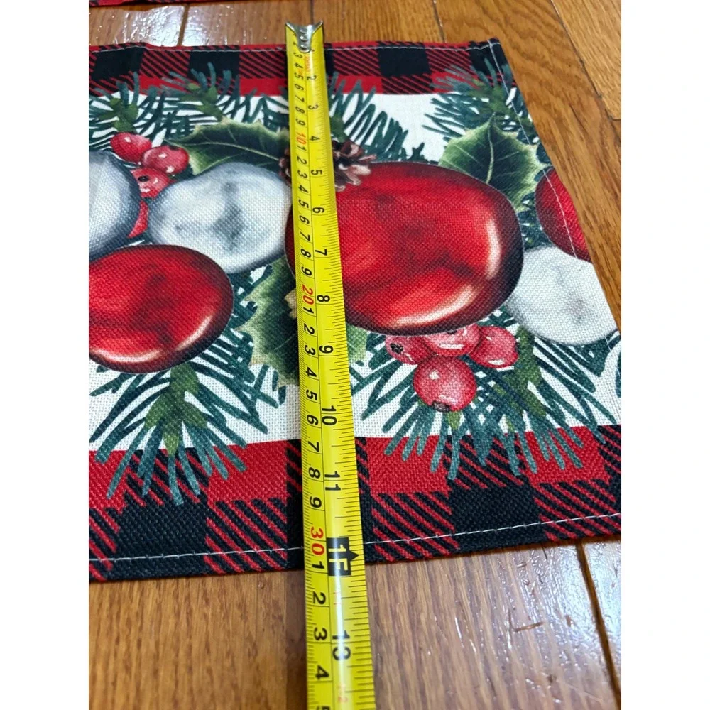 NWOT‎ Christmas Placemats Set of 4 Holiday Ornaments Red Black Buffalo Plaid